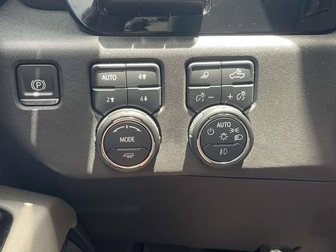 Certified 2023 Chevrolet Silverado 1500 ZR2 w/ Technology Package AWD/4WD image 25