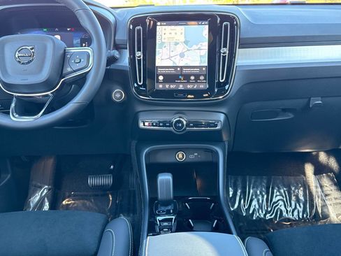 New 2026 Volvo XC40 B5 Ultra w/ Climate Package image 14
