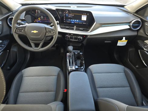 New 2026 Chevrolet Trax LT image 3