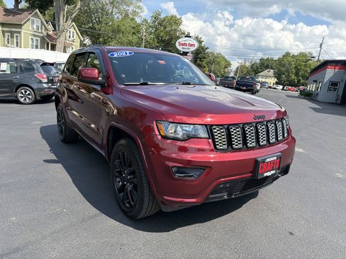 Used 2021 Jeep Grand Cherokee Laredo X AWD/4WD image 7