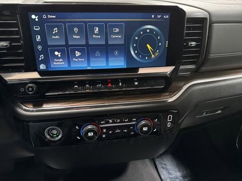 Used 2024 Chevrolet Silverado 1500 LT image 14