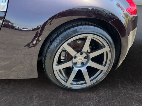 Used 2016 Nissan 370Z Coupe RWD image 9