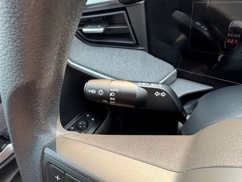Used 2025 Nissan Kicks SV AWD/4WD image 16