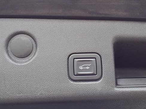 Used 2023 Chevrolet Equinox LT image 5