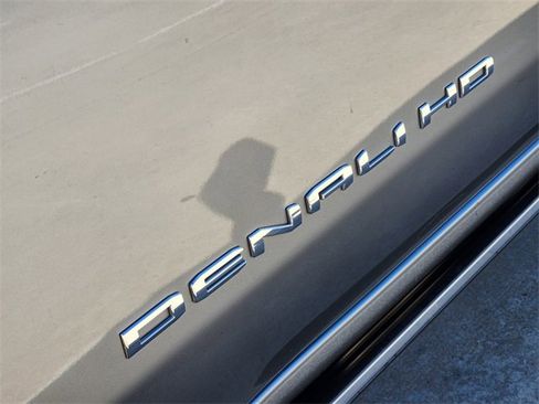 Used 2024 GMC Sierra 2500 Denali Ultimate w/ Max Trailering Package image 12