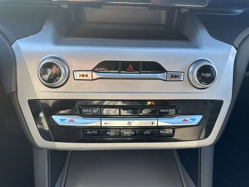 Used 2022 Ford Explorer 4WD image 19