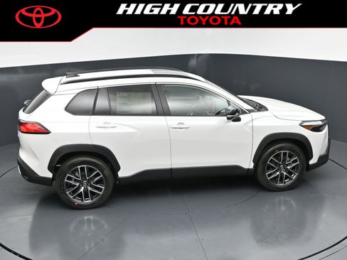 New 2026 Toyota Corolla Cross XLE w/ Convenience Package FWD image 32
