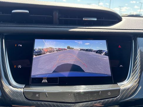 Used 2024 Cadillac XT6 Sport image 21
