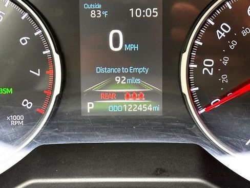 Used 2021 Toyota RAV4 XLE Premium FWD image 25