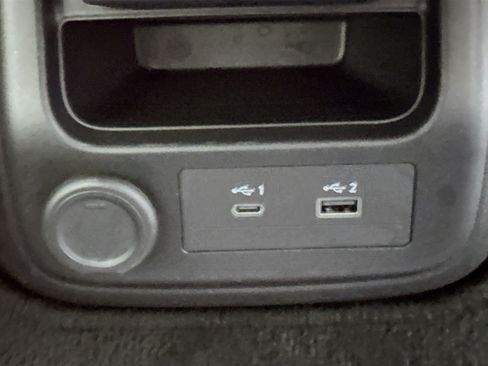 Used 2023 Nissan Ariya FWD image 26