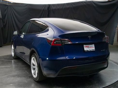 Used 2020 Tesla Model Y Long Range image 10