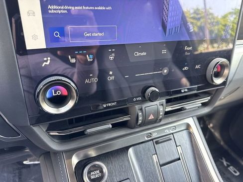 Used 2024 Lexus GX 550 w/ Accessory Package (31) image 19