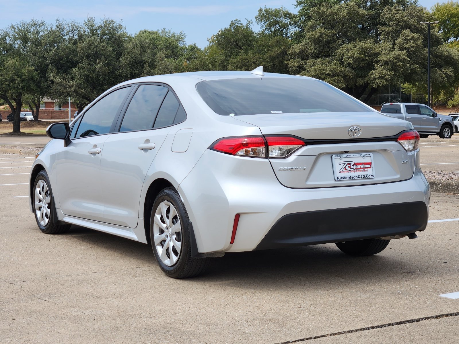 Used 2026 Toyota Corolla LE FWD image 4