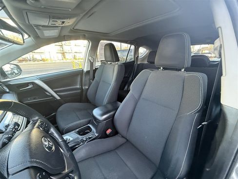 Used 2016 Toyota RAV4 XLE image 17