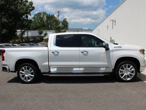 Used 2024 Chevrolet Silverado 1500 High Country w/ High Country Premium Package AWD/4WD image 34