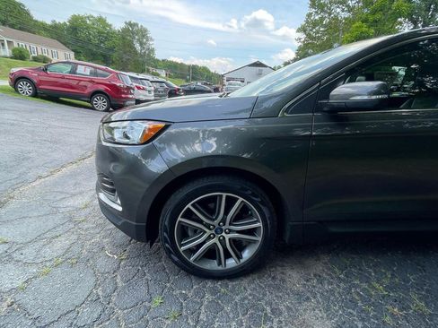 Used 2020 Ford Edge Titanium AWD/4WD image 2