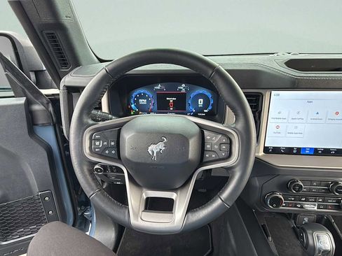 Used 2025 Ford Bronco Outer Banks image 18