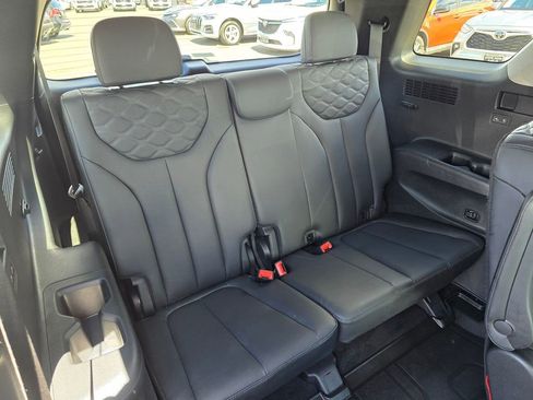 Used 2022 Hyundai Palisade Limited w/ Winter Package AWD/4WD image 13