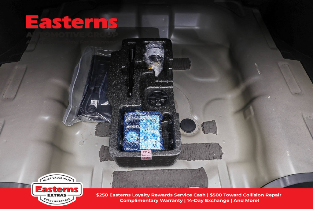 Used 2025 Hyundai Elantra Hybrid FWD image 22