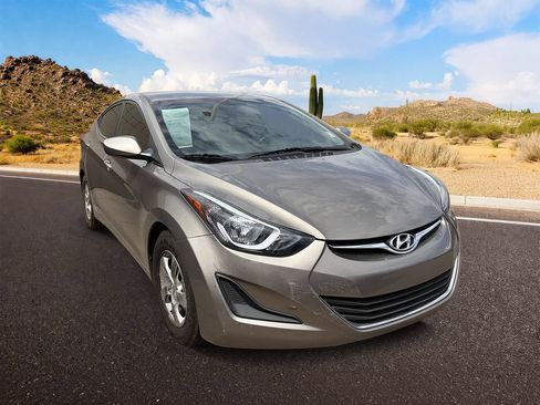 Used 2015 Hyundai Elantra SE FWD image 1