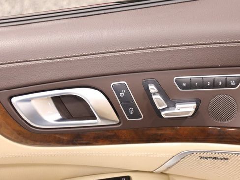 Used 2013 Mercedes-Benz SL 550 w/ Premium Pkg image 58