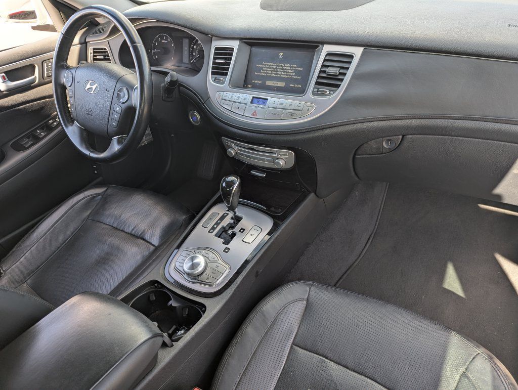 Used 2014 Hyundai Genesis 3.8 w/ Technology Package 03 RWD image 32