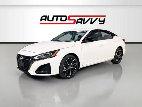 Used 2024 Nissan Altima 2.5 SR AWD/4WD image 3