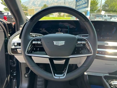 Used 2024 Cadillac Lyriq Luxury AWD/4WD image 32