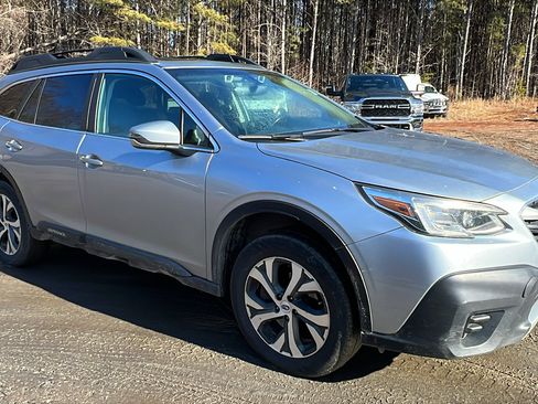 Used 2022 Subaru Outback Limited image 5
