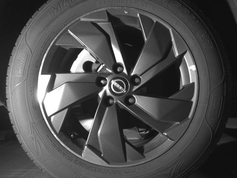 Used 2025 Nissan Rogue SV image 15