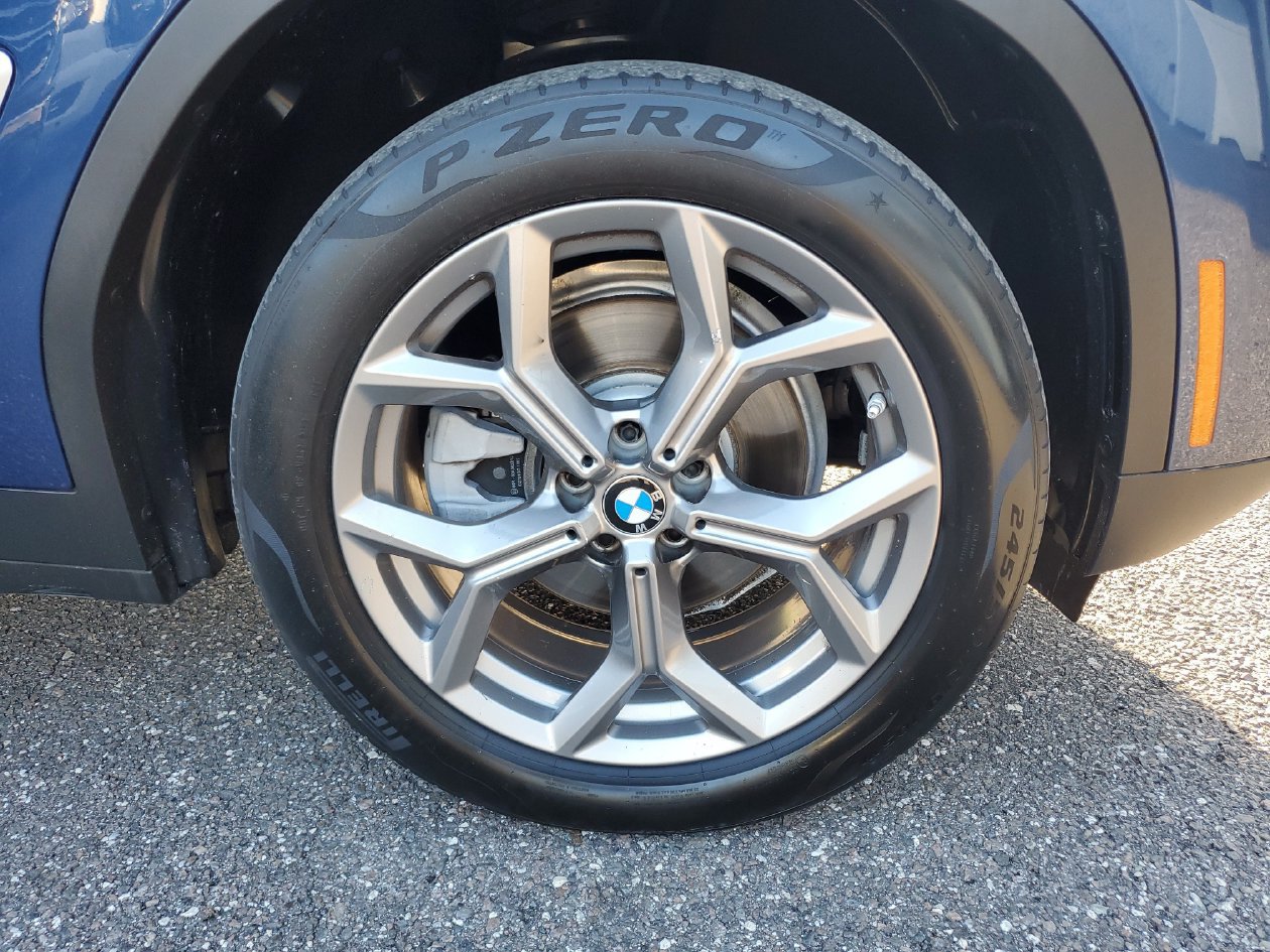 Used 2022 BMW X4 xDrive30i w/ Convenience Package AWD/4WD image 5