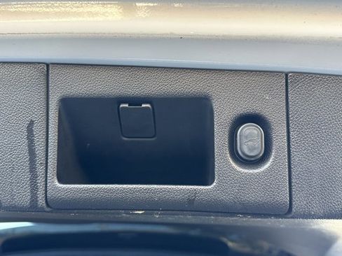 Used 2018 Chevrolet Tahoe LT image 19