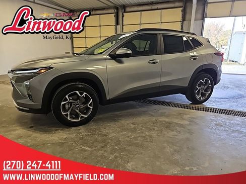 New 2026 Chevrolet Trax LT w/ Driver Confidence Package FWD image 5