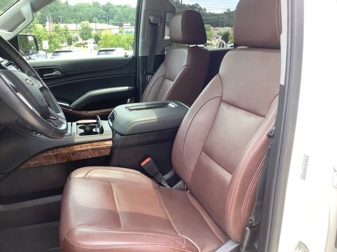 Used 2020 Chevrolet Tahoe Premier w/ Premier Plus Edition RWD image 14