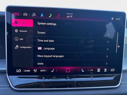 New 2025 Volkswagen Tiguan SE image 23