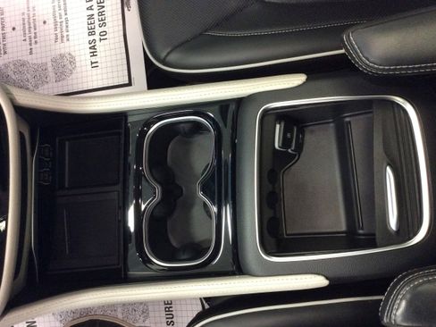 Used 2024 Chrysler Pacifica Limited w/ Trailer Tow Group image 37