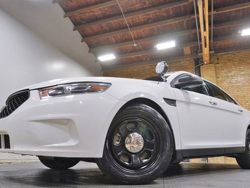 Used 2018 Ford Taurus Police Interceptor AWD image 3