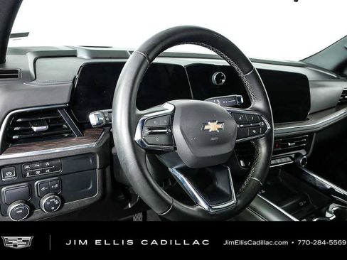 Used 2025 Chevrolet Tahoe LT RWD image 4