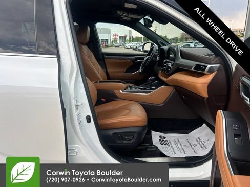 Used 2021 Toyota Highlander Platinum AWD/4WD image 12