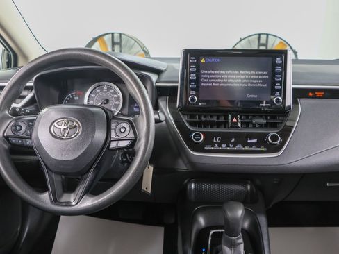 Used 2021 Toyota Corolla LE FWD image 17
