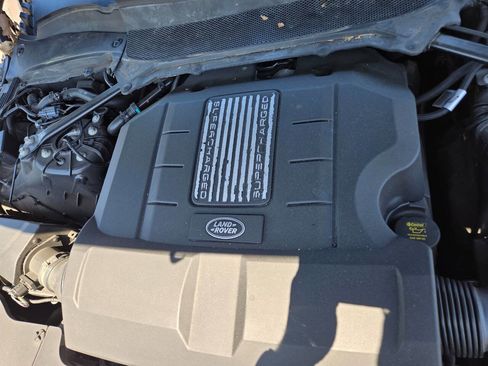 Used 2017 Land Rover Range Rover HSE image 31