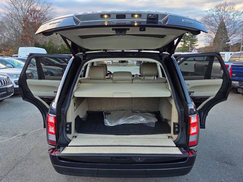 Used 2017 Land Rover Range Rover HSE image 40