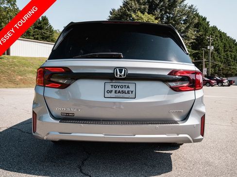 Used 2025 Honda Odyssey Touring image 6