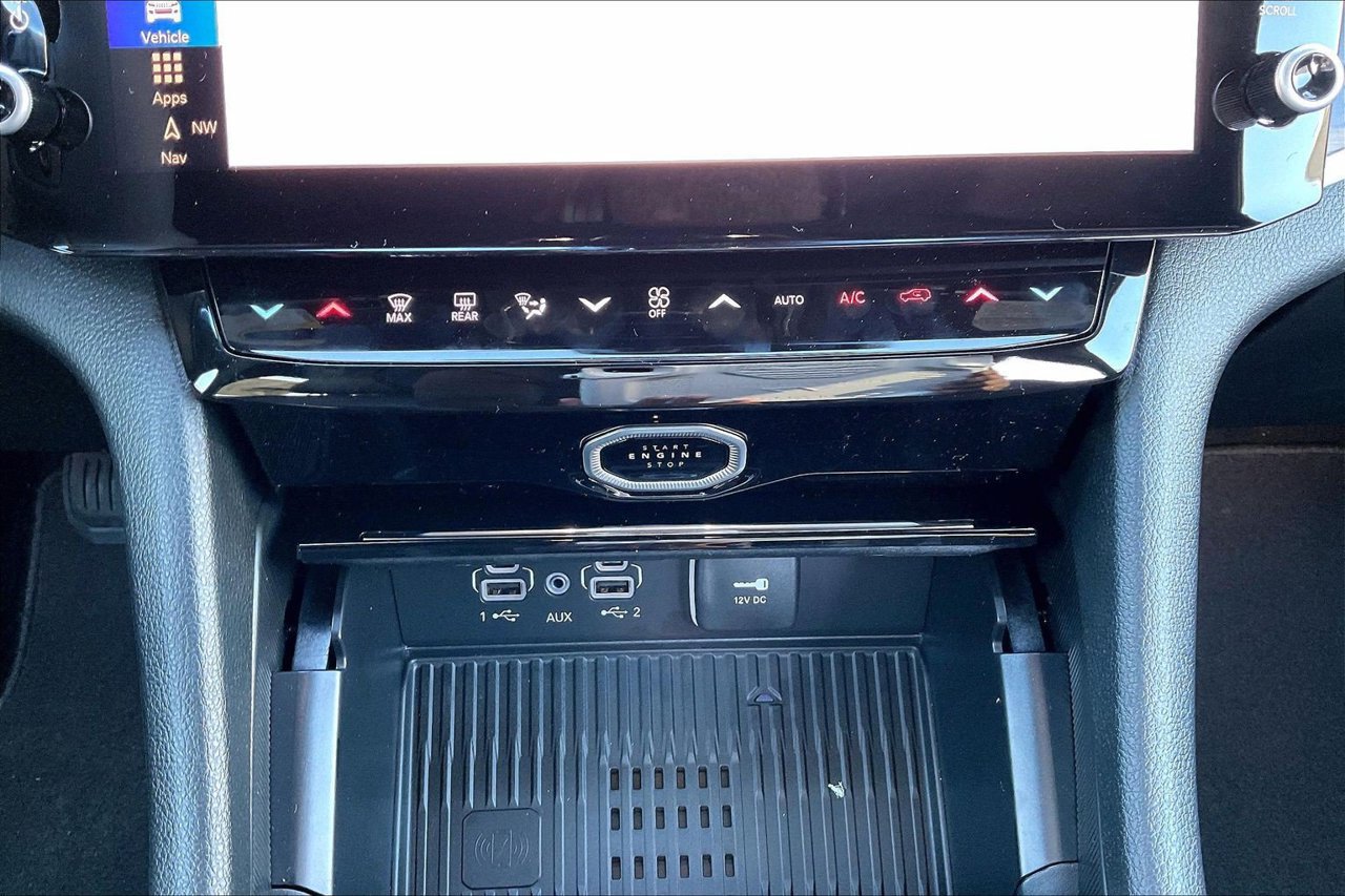 New 2027 Jeep Grand Cherokee Altitude RWD image 16
