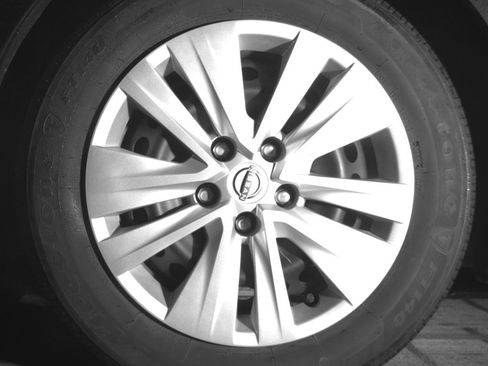 Used 2025 Nissan Sentra S image 12