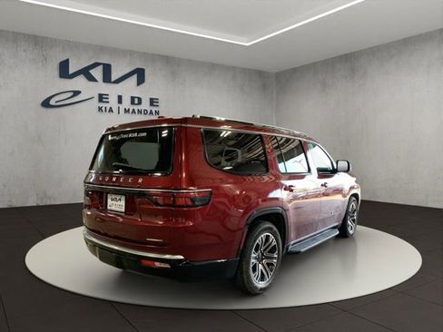Used 2022 Jeep Wagoneer Series III w/ Flexible Seating Group AWD/4WD image 9
