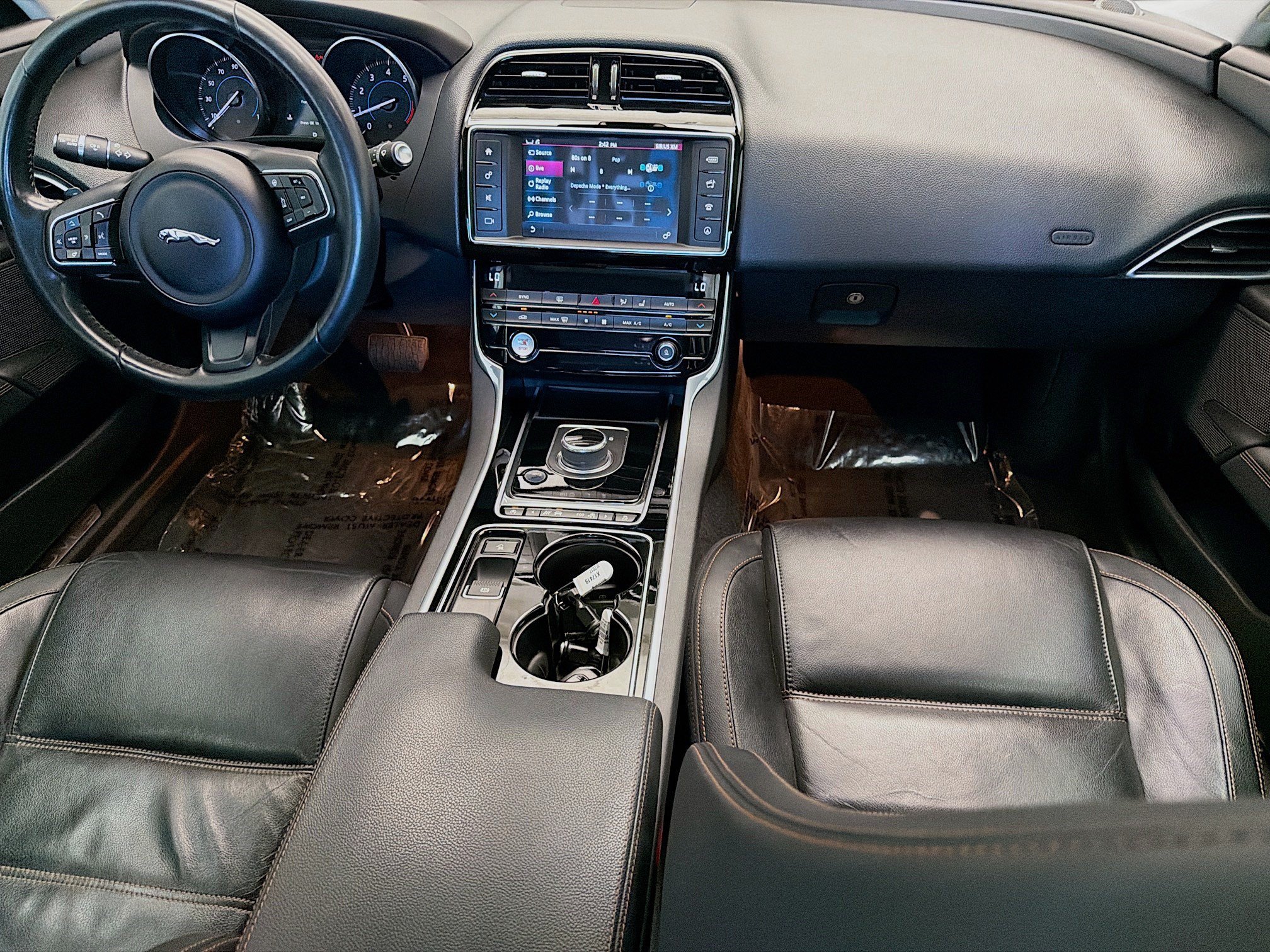 Used 2017 Jaguar XE Prestige RWD image 12