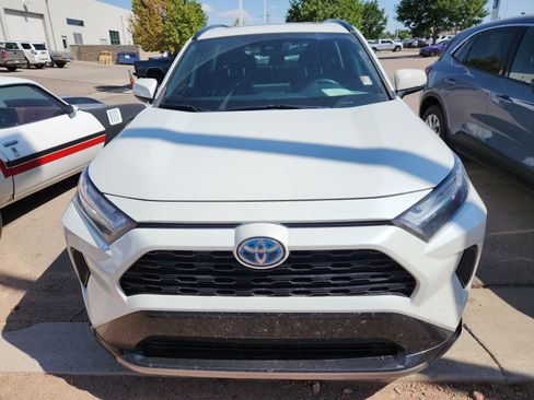 Used 2022 Toyota RAV4 SE w/ Convenience Package AWD/4WD image 2