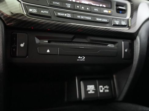 Used 2020 Honda Pilot Touring image 24