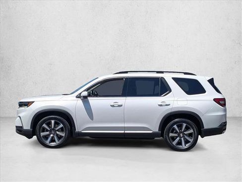 Used 2023 Honda Pilot Touring image 9